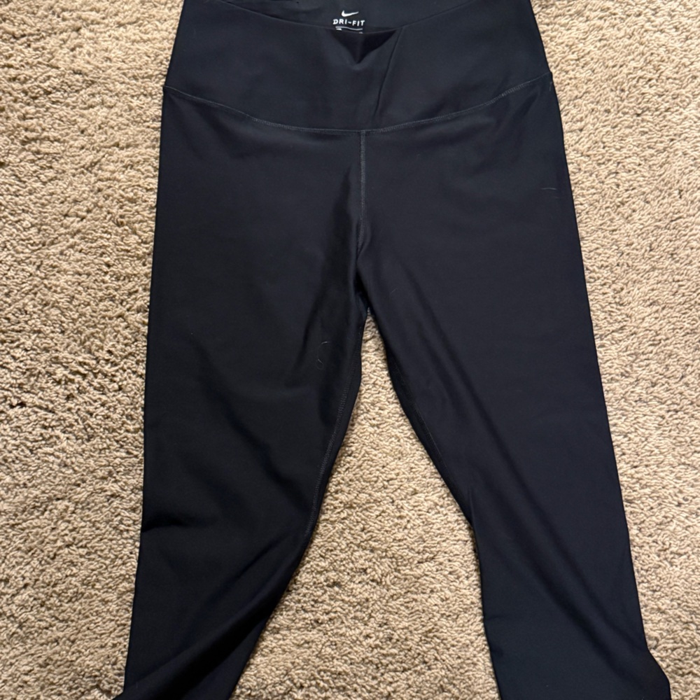 Nike Black Ankle Cropped Pants
